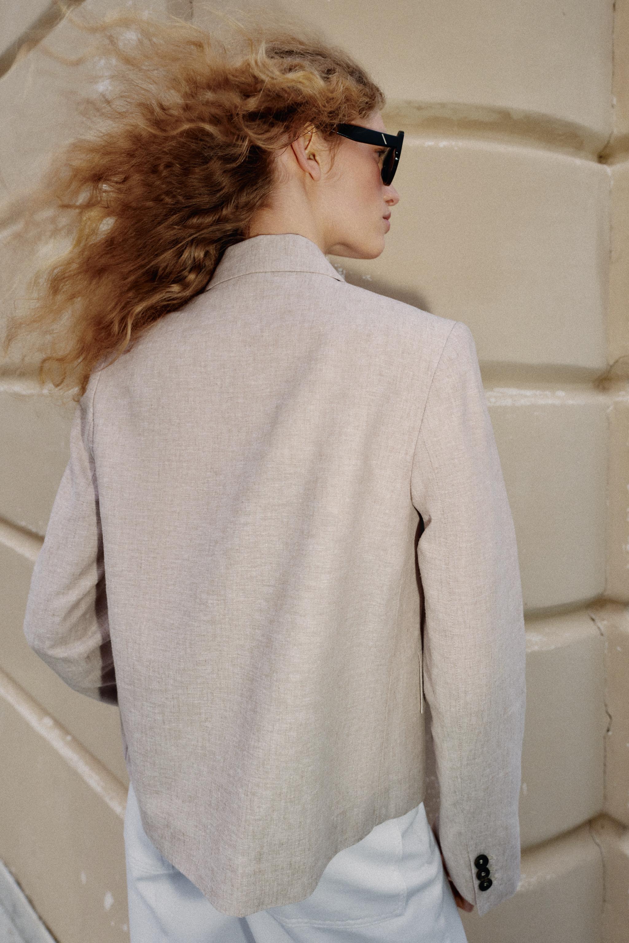 STRAIGHT CUT LINEN BLAZER WITH DARTS